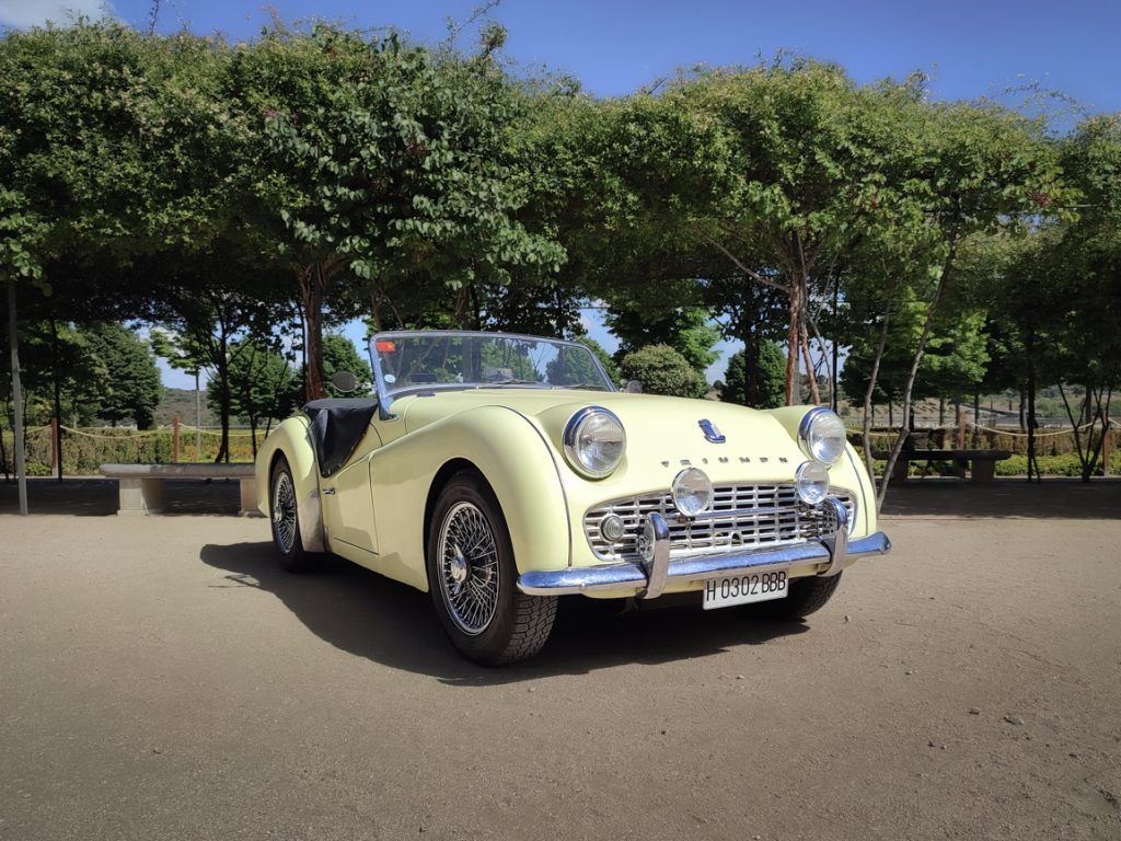 Modelo MG en evento Boadilla Cars