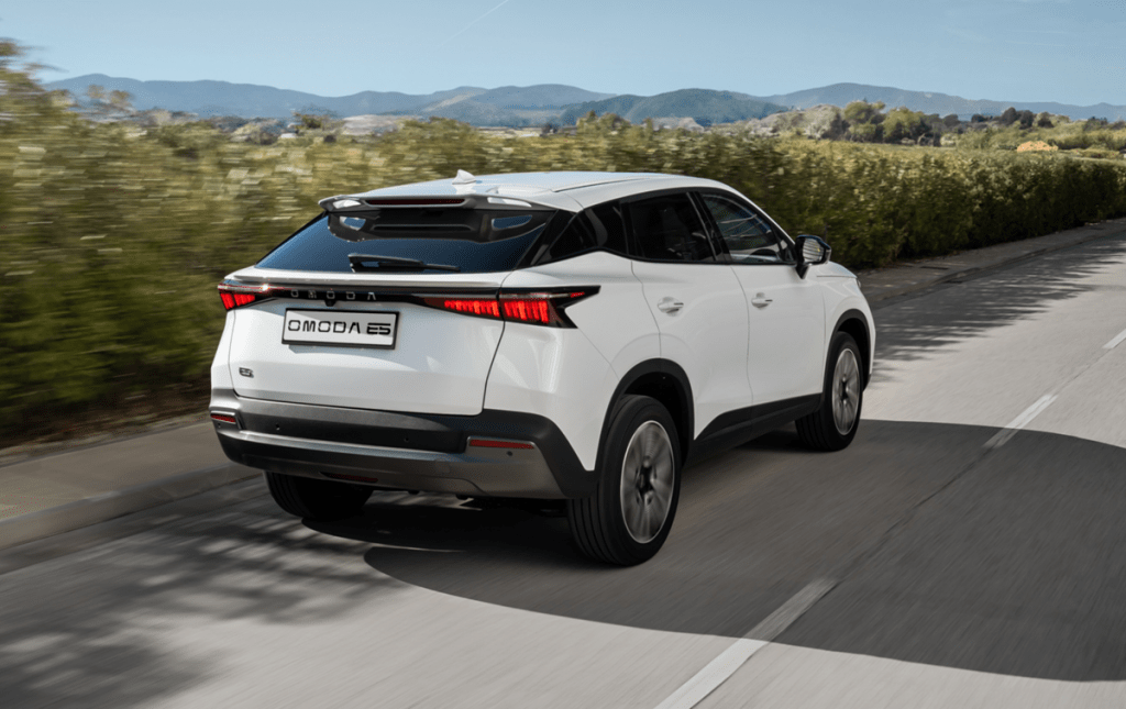 Imagen nuevo Omoda 5 EV tres cuartos trasero