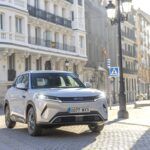 Imagen del BYD Atto 2 tres cuartos delantero gris